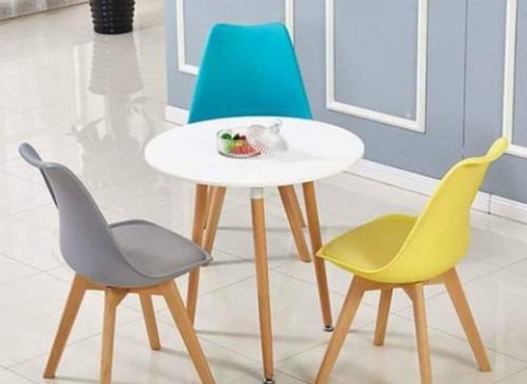 Top 4 ưu điểm khi sử dụng bàn ghế chất liệu nhựa cho nội thất quán cà phê